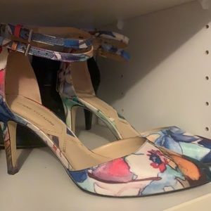Adrienne Vittadini Size 7 1/2. Multicolored Heels.